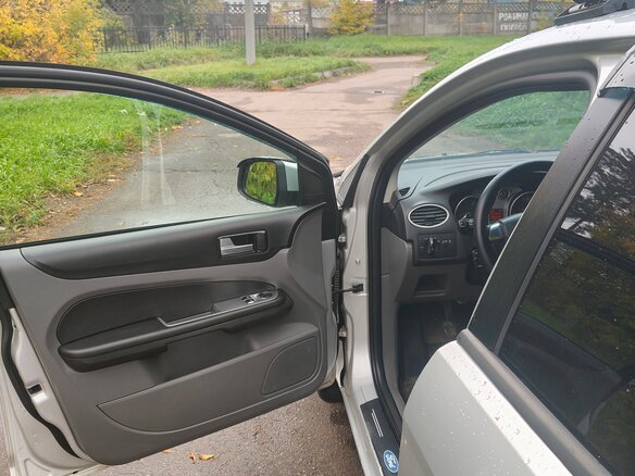 2010 Ford Focus II Рестайлинг, серебристый, 340000 рублей - вид 6