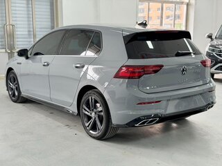2023 Volkswagen Golf VIII, серый, 1590000 рублей, вид 5
