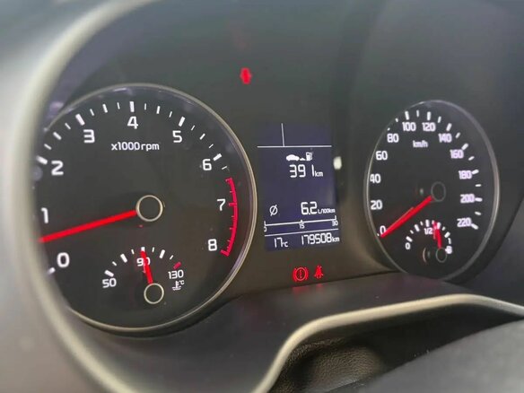 2017 Kia Rio IV, оранжевый, 1000000 рублей - вид 5