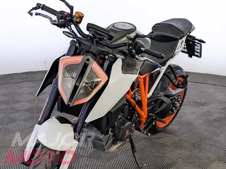 2018 KTM 1290 Super Duke R, серый, 1130000 рублей, вид 3