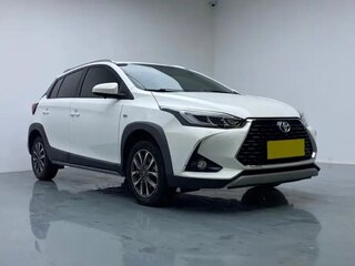 2022 Toyota Yaris L XP150 Рестайлинг, белый, 948000 рублей, вид 1