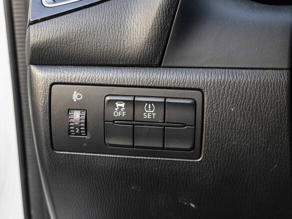 2013 Mazda 3 III (BM), белый, 845000 рублей - вид 25