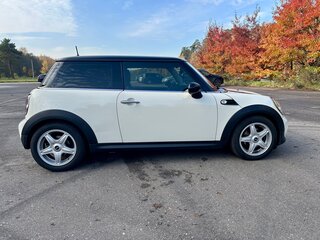 2011 Mini Hatch Cooper II (R56) Рестайлинг, белый, 930000 рублей, вид 3