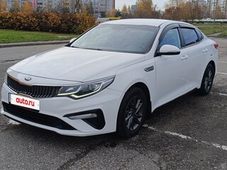 2019 Kia Optima IV Рестайлинг, белый, 1330000 рублей, вид 1