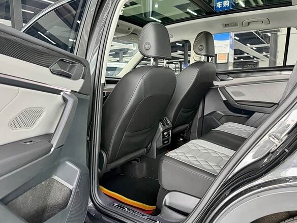 2023 Volkswagen Tayron I Рестайлинг, серый, 2495000 рублей - вид 8