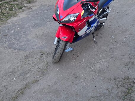 2001 Honda CBR 600F, красный, 480000 рублей, вид 3