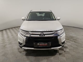 2016 Mitsubishi Outlander III Рестайлинг 2, белый, 1500000 рублей, вид 2
