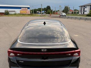 2020 Kia K5 III, чёрный, 2650000 рублей, вид 4