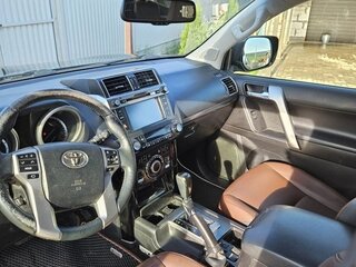 2016 Toyota Land Cruiser Prado 150 Series Рестайлинг 1, чёрный, 4150000 рублей, вид 4