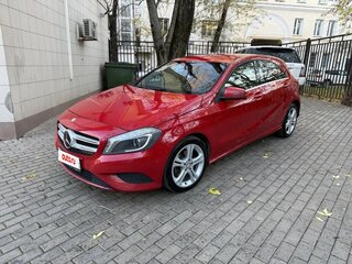 2013 Mercedes-Benz A-Класс 180 III (W176), красный, 1600000 рублей, вид 2