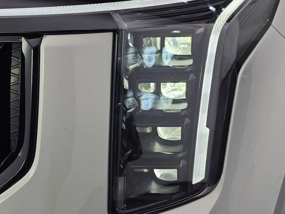 2025 Kia Carnival IV Рестайлинг, серебристый, 7400001 рублей - вид 5