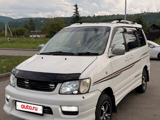 1999 Toyota Town Ace Noah III, белый, 1000040 рублей, вид 1