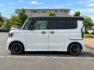 2023 Honda N-BOX II Рестайлинг, белый, 834000 рублей, вид 4
