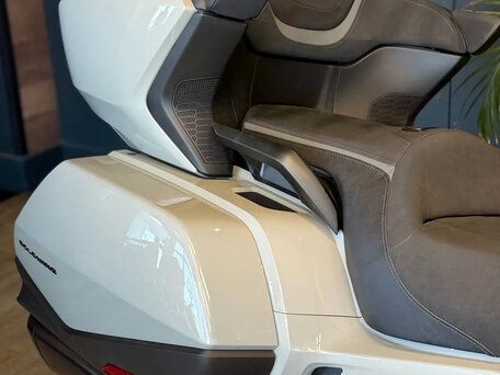 2026 Honda GL 1800 Gold Wing, серый, 4950000 рублей, вид 5