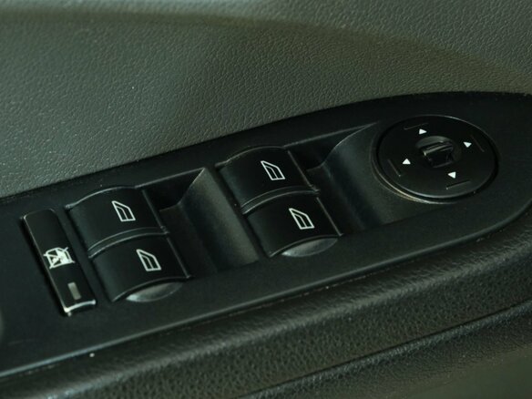 2005 Ford C-MAX I, серебристый, 679000 рублей - вид 7