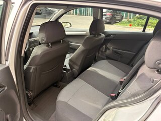 2006 Opel Astra H Рестайлинг, серебристый, 536000 рублей, вид 4