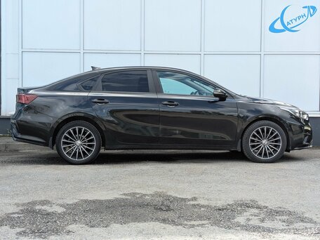 2019 Kia Cerato IV, чёрный, 1695000 рублей, вид 4