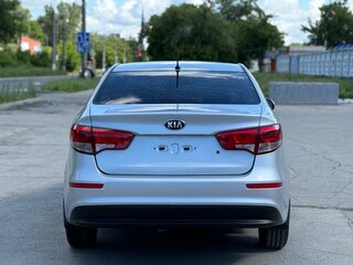 2016 Kia Rio III Рестайлинг, серебристый, 749000 рублей, вид 5