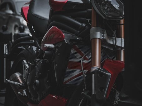 2012 Triumph Speed Triple, красный, 505000 рублей, вид 1