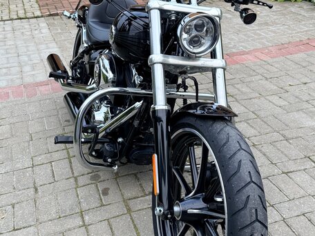 2014 Harley-Davidson Breakout, чёрный, 1900000 рублей, вид 3
