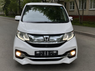 2016 Honda Stepwgn Spada V, белый, 1440000 рублей, вид 2