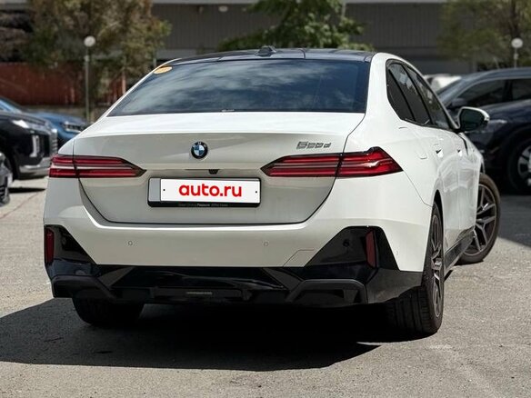 2024 BMW 5 серии 523d VIII (G60/G61/G68), белый, 6985000 рублей - вид 5