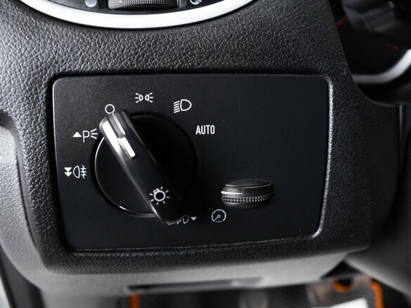 2011 Ford Focus II Рестайлинг, белый, 799000 рублей - вид 15