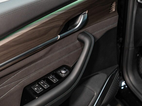2026 Geely Monjaro I Рестайлинг, чёрный, 4599990 рублей - вид 9