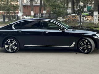 2015 BMW 7 серии Long 750Li xDrive VI (G11/G12), чёрный, 3200000 рублей, вид 3