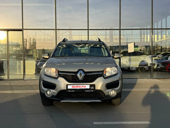 2017 Renault Sandero Stepway II, бежевый, 730000 рублей - вид 1