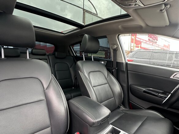 2018 Kia Sportage IV Рестайлинг, белый, 2850000 рублей - вид 19