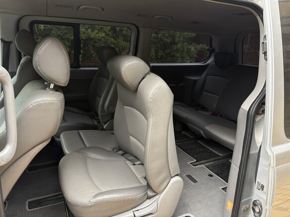 2009 Hyundai Grand Starex I, серый, 1800000 рублей - вид 8