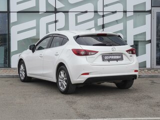 2017 Mazda Axela III Рестайлинг, белый, 1150000 рублей, вид 3