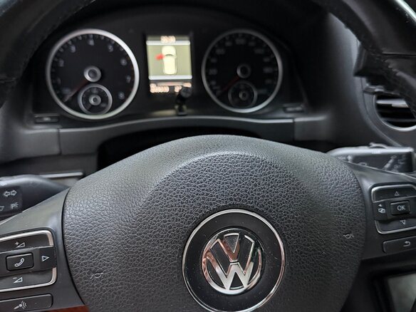 2011 Volkswagen Tiguan I Рестайлинг, красный, 1050000 рублей - вид 9