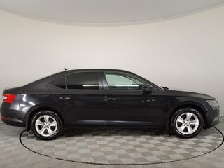 2018 Skoda Superb III, чёрный, 1760000 рублей, вид 4