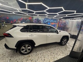 2021 Toyota RAV4 V (XA50), белый, 2800000 рублей, вид 2