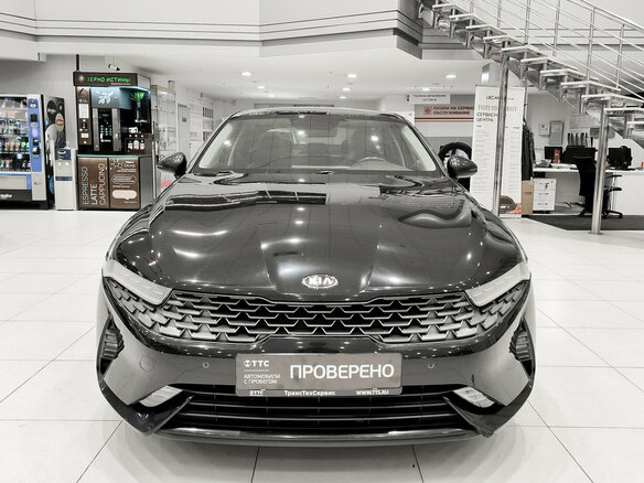 2021 Kia K5 III, чёрный, 2230000 рублей - вид 1
