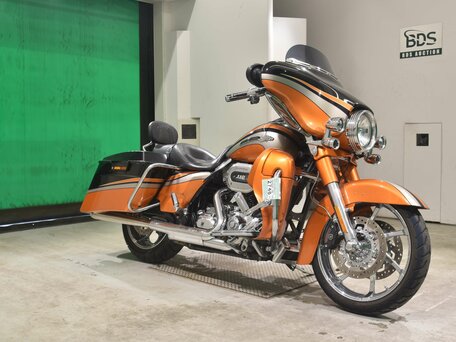 2011 Harley-Davidson CVO Street Glide, оранжевый, 1200000 рублей, вид 3