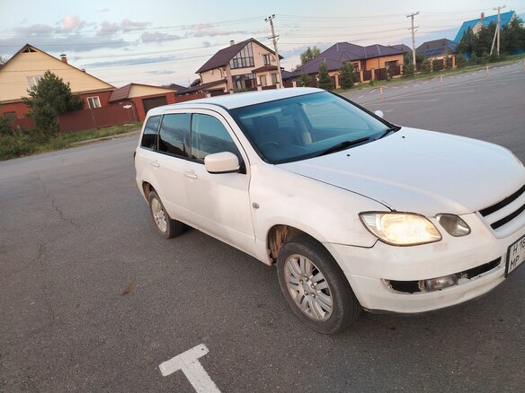 2002 Mitsubishi Airtrek I, белый - вид 5