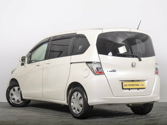 2012 Honda Freed I Рестайлинг, белый - вид 4