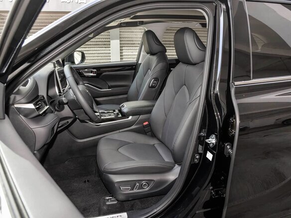 2026 Toyota Highlander IV (XU70), чёрный - вид 8