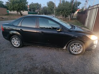 2008 Ford Focus II Рестайлинг, чёрный, 500000 рублей, вид 3