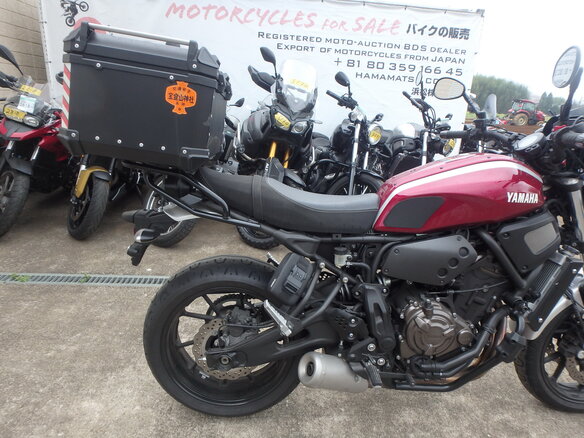 2017 Yamaha XSR700, красный - вид 10
