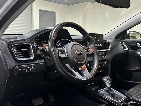 2019 Kia Ceed III, серебристый, 1620000 рублей - вид 12