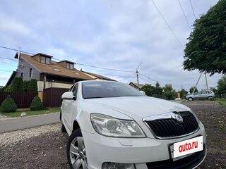 2010 Skoda Octavia II (A5) Рестайлинг, белый, 460000 рублей, вид 2