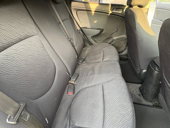 2015 Hyundai Solaris I Рестайлинг, белый, 550000 рублей - вид 13