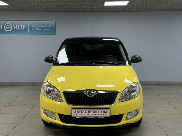 2011 Skoda Fabia II Рестайлинг, жёлтый, 670000 рублей - вид 1
