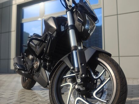 2023 Bajaj Dominar 400, чёрный, 390000 рублей, вид 1