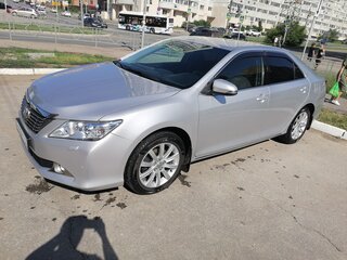 2013 Toyota Camry VII (XV50), серый, 2300000 рублей, вид 3