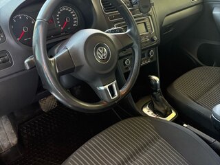 2014 Volkswagen Polo V, чёрный, 830000 рублей, вид 5